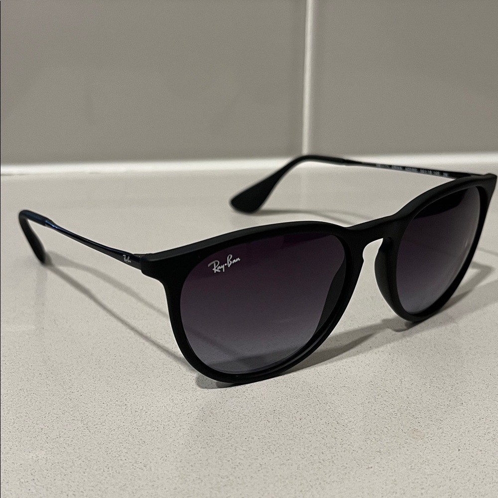 Ray-Ban Classic Black Sunglasses - Picture 4 of 15